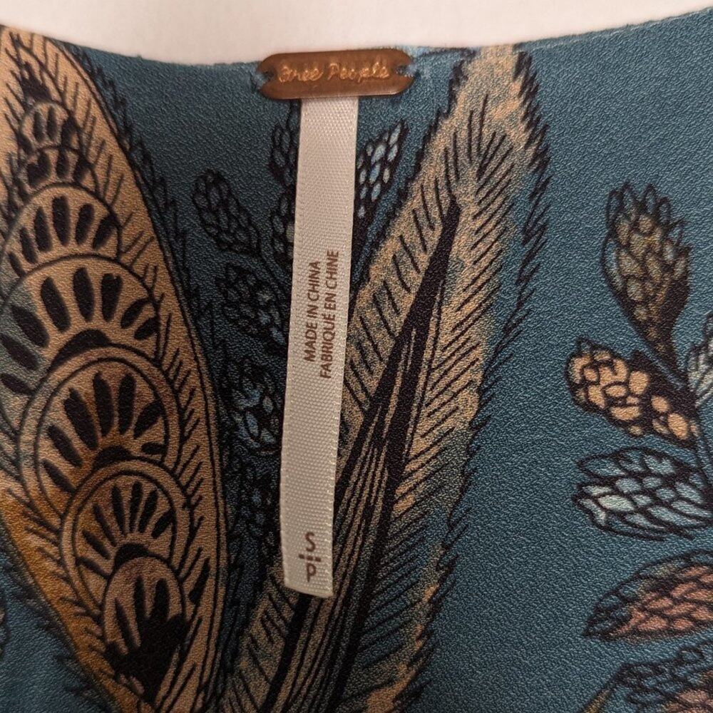 Free People Blue Haze Tank Top Floral Print Sleeveless V-Neck Ruffle Trim Size S - Picture 2 of 7